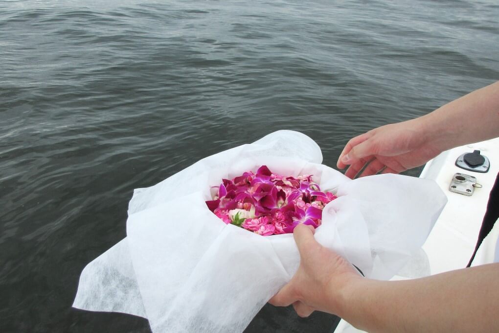 ピンクの花かご