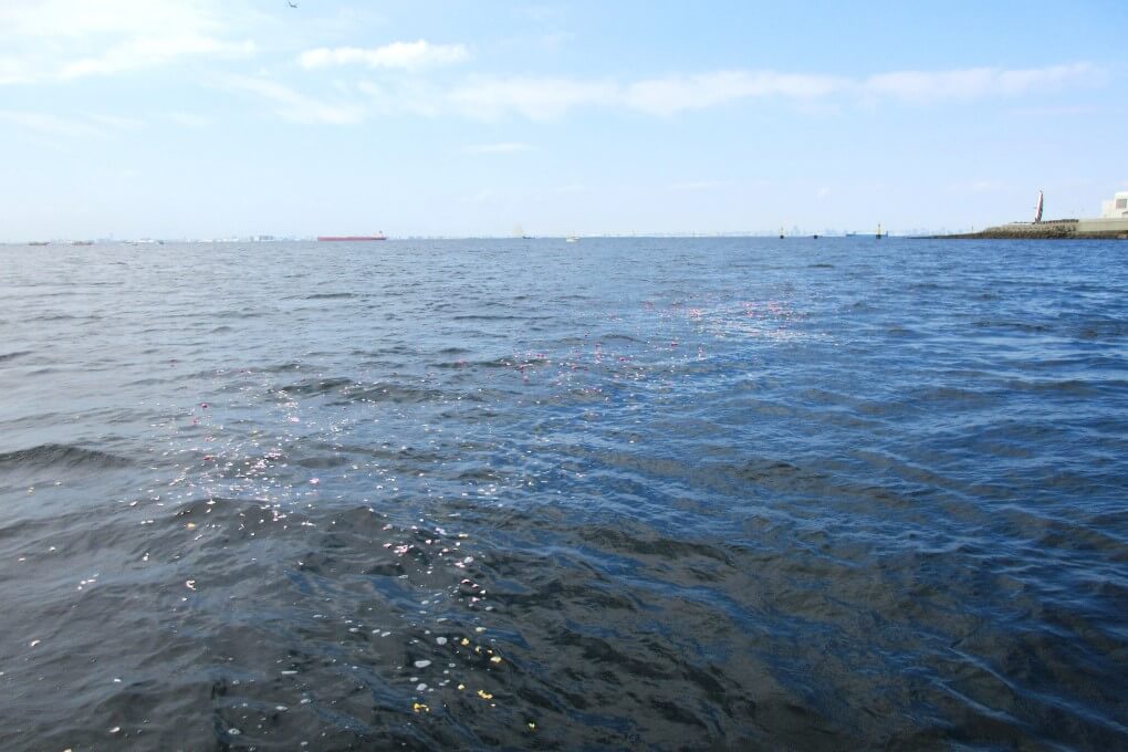 花の道で見送ります